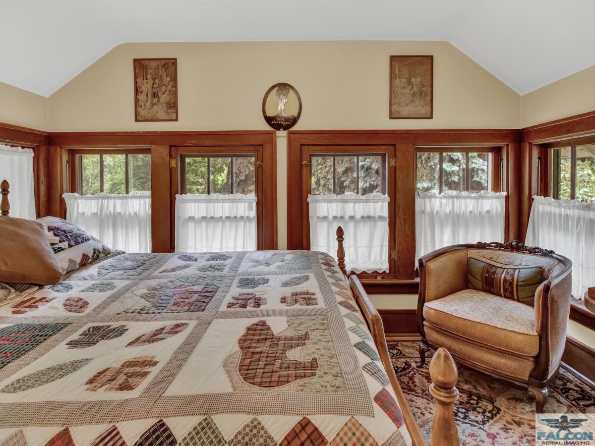 Robins Nest Bed & Breakfast Коуди Екстериор снимка