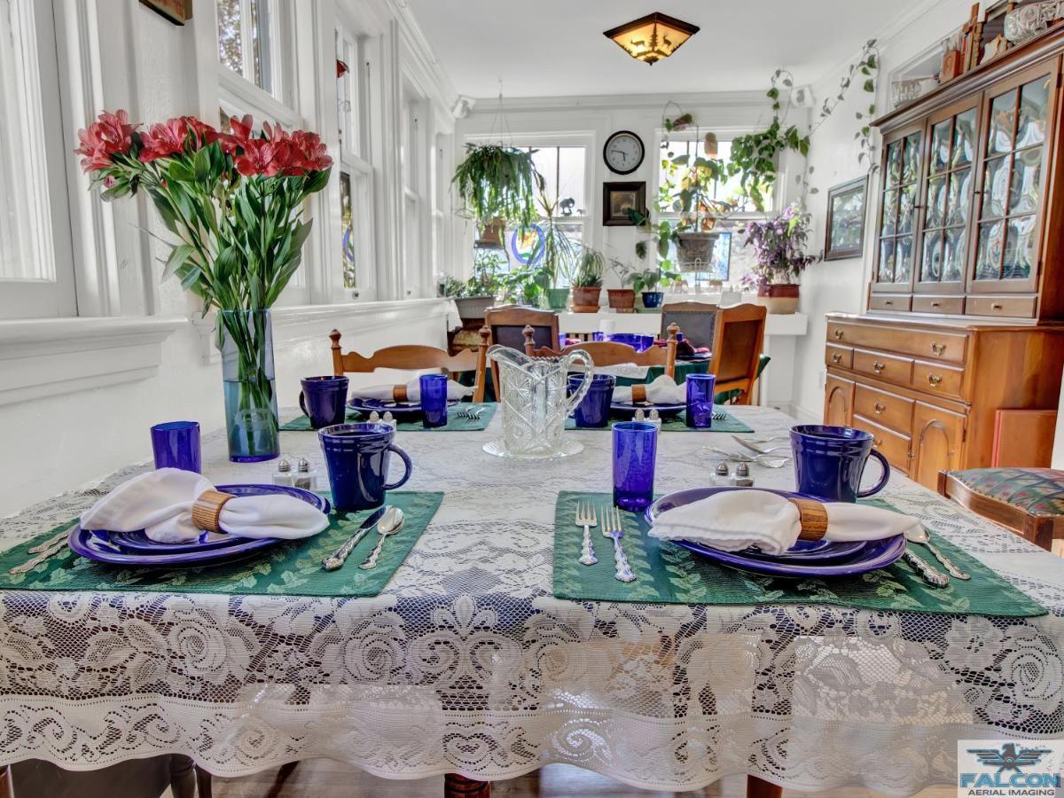 Robins Nest Bed & Breakfast Коуди Екстериор снимка